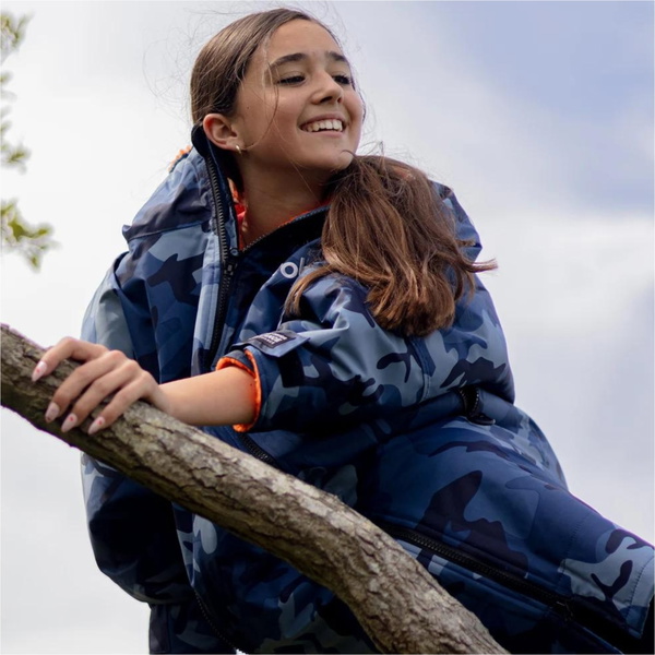 Dryrobe Advance Junior Long Sleeve Changing Robe V3KSLSDA - Blue Camo / Orange